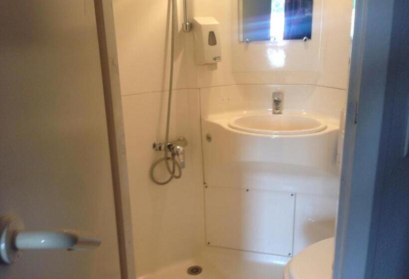 Отель Hôtel Akena Pierrelaye