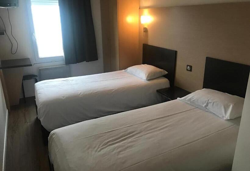 Отель Hôtel Akena Pierrelaye