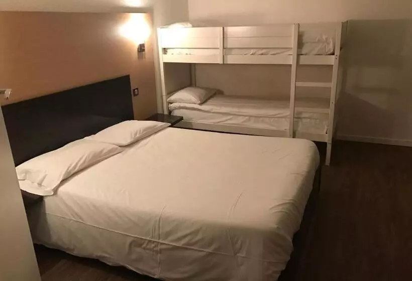 Hotelli Hôtel Akena Pierrelaye