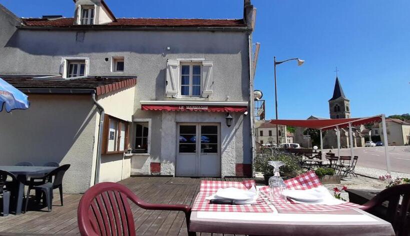 فندق Le Marmagne