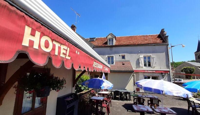 فندق Le Marmagne