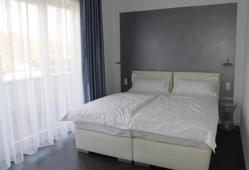 Hotelli Victoria Living
