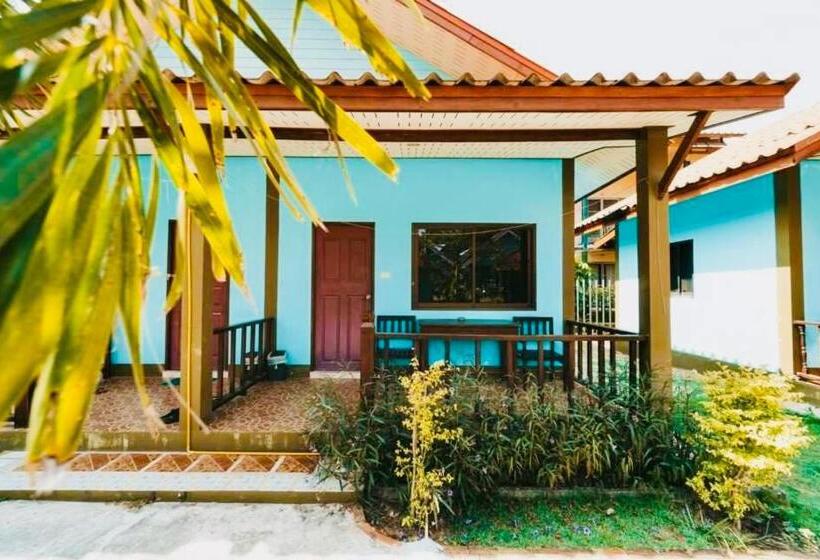 Lanta L.d. Beach Bungalow