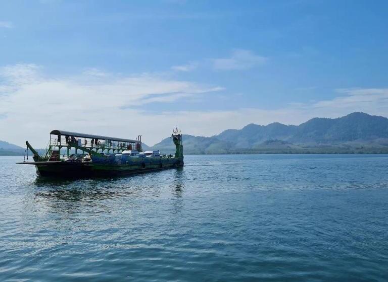 Lanta L.d. Beach Bungalow