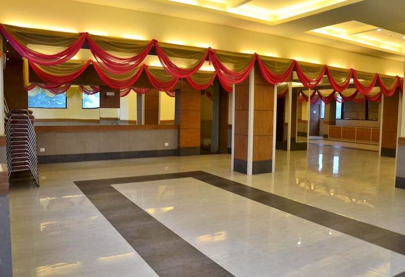 Max Hotels Prayagraj