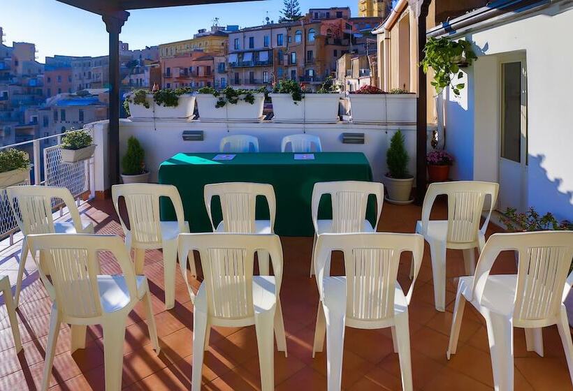 پانسیون Atenea 191