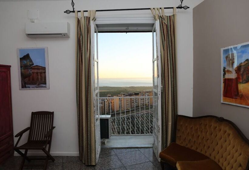 پانسیون Atenea 191