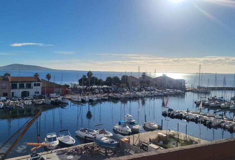 Sur Le Toit De Mèze