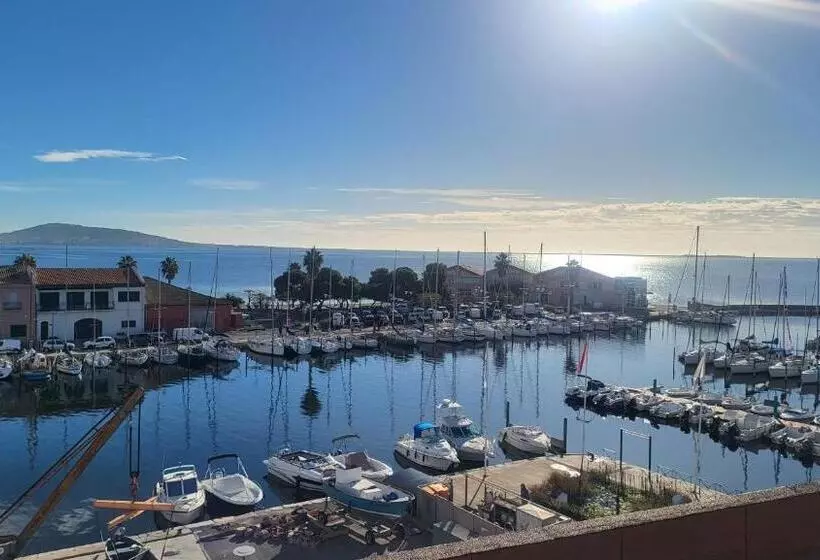 Sur Le Toit De Mèze