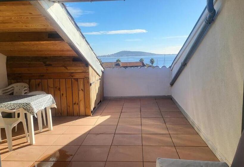 Sur Le Toit De Mèze