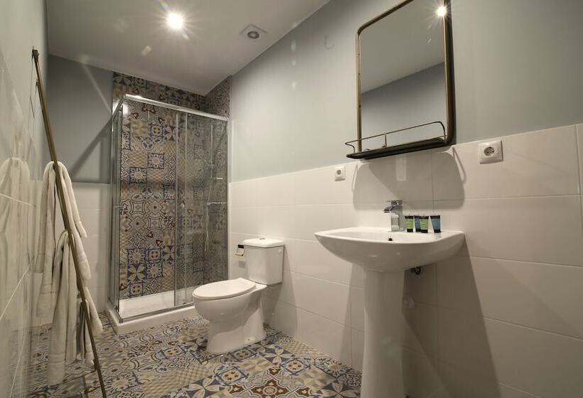 هتل Abracadabra Suites