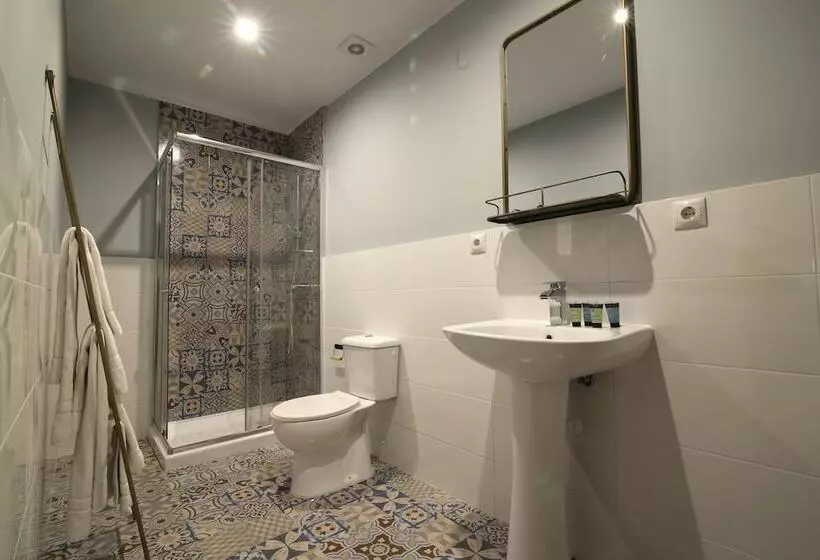 هتل Abracadabra Suites