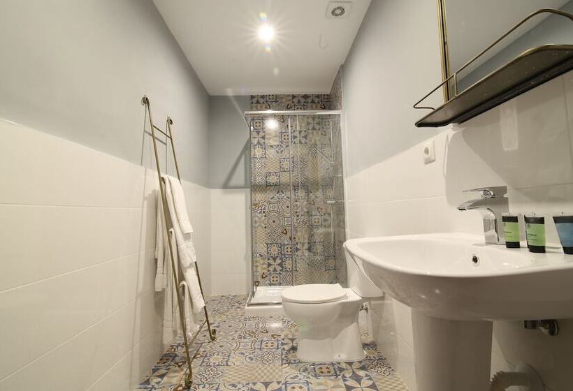 هتل Abracadabra Suites