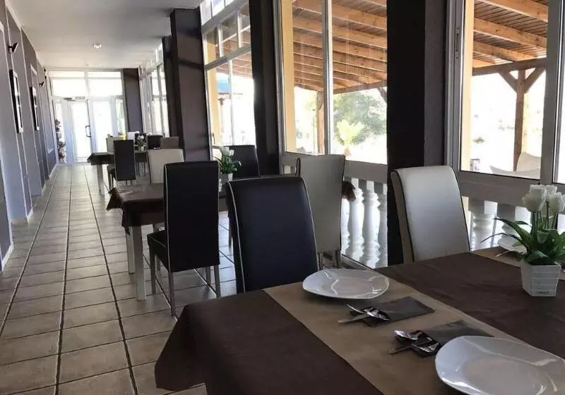 هتل Algorfa