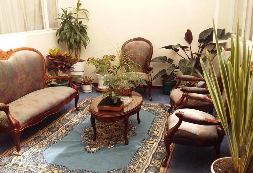 هتل Catalina Real