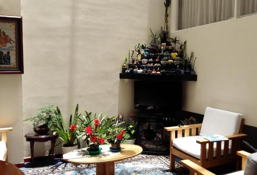 هتل Catalina Real