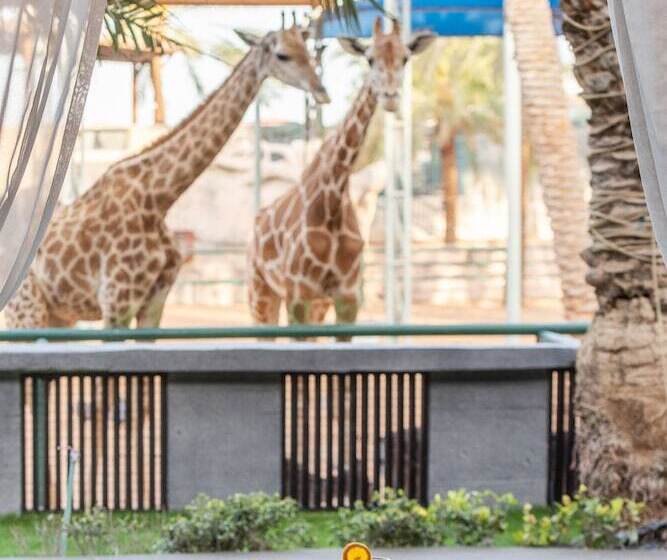 فندق Emirates Park Resort