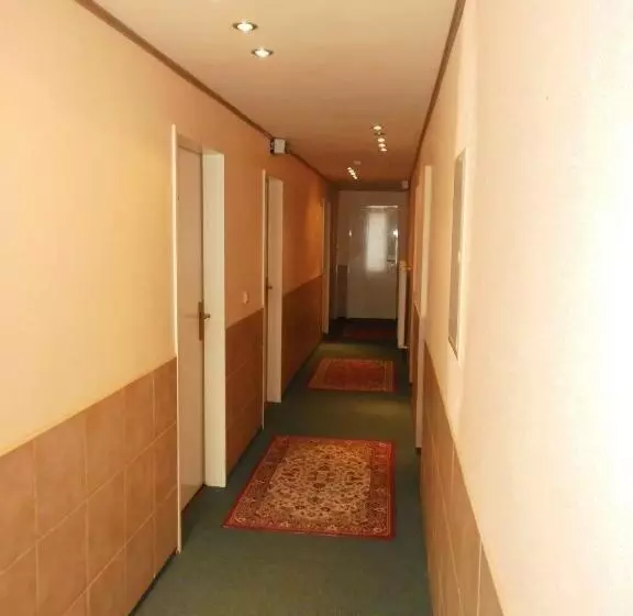 ホテル Garni Am Heuberg