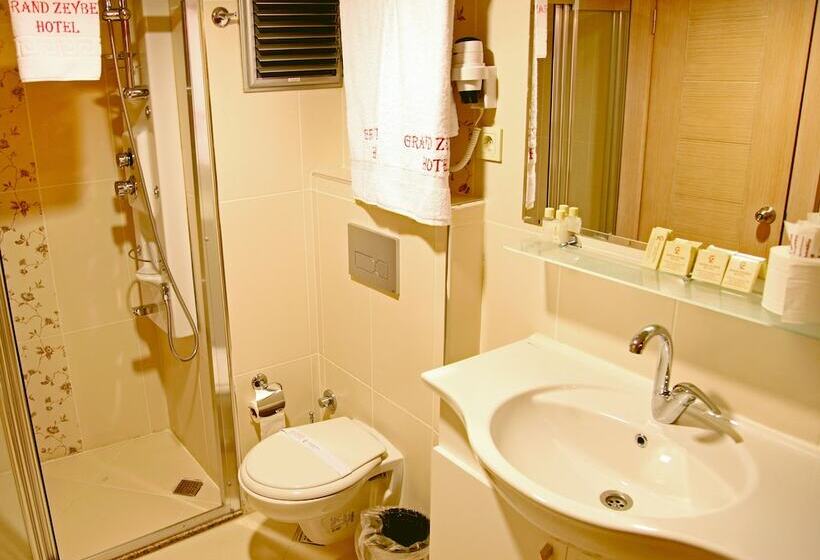 Hotel Grand Zeybek