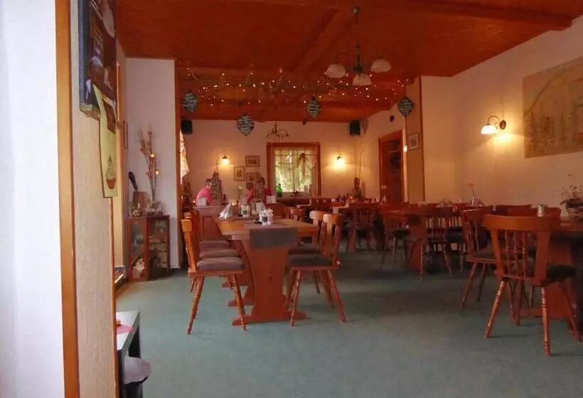 Hotelli Pension Waldschlösschen