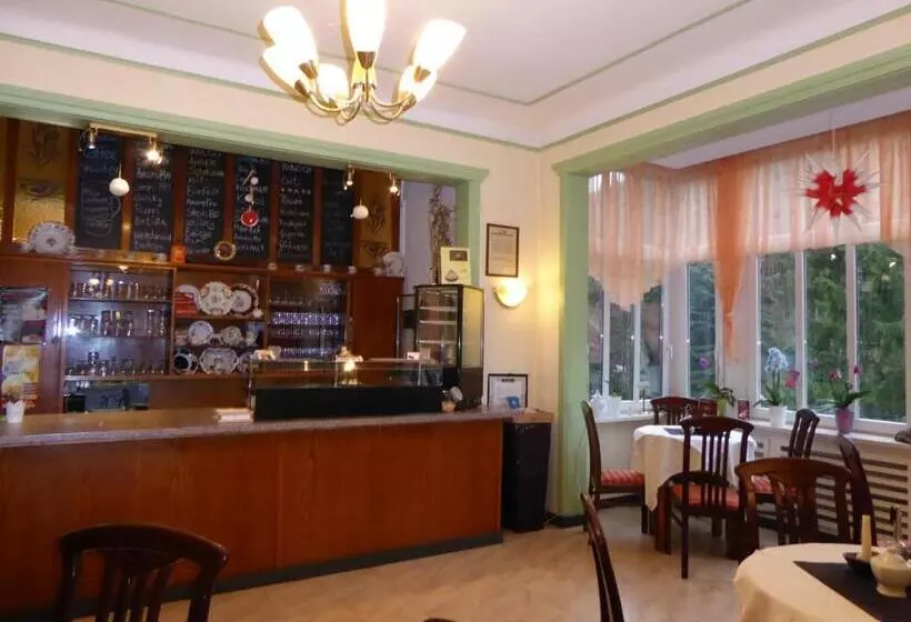 Hotelli Pension Waldschlösschen