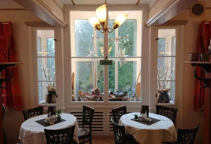 Hotelli Pension Waldschlösschen