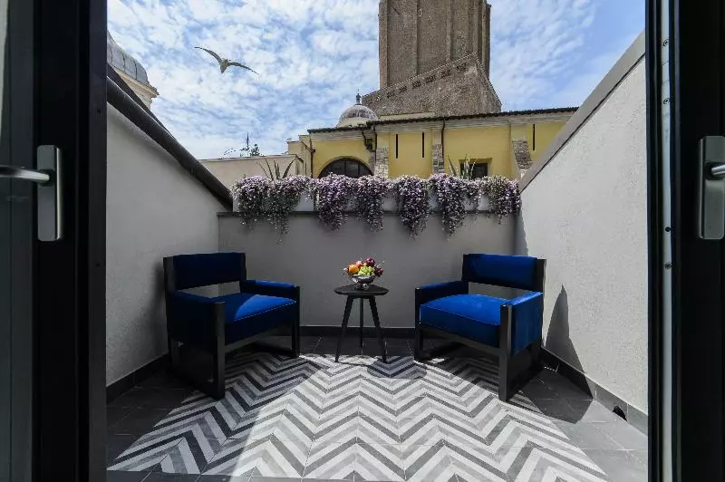هتل Roma Luxus