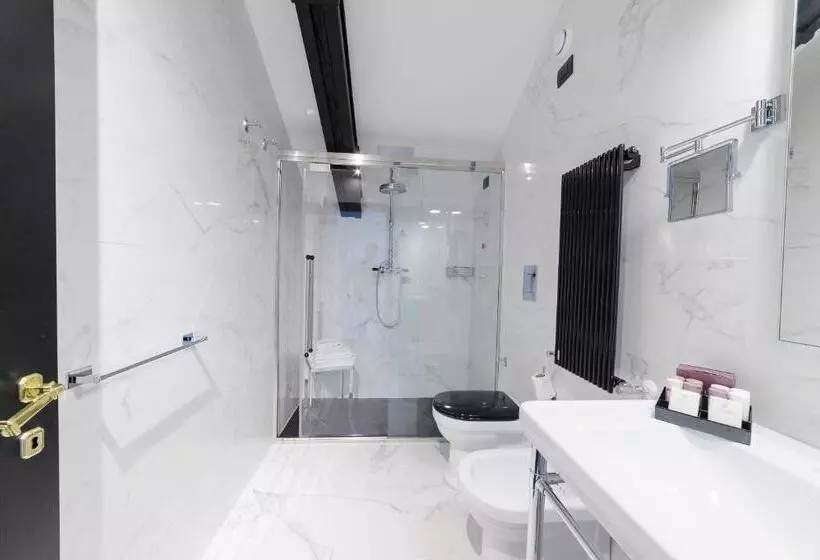 هتل Roma Luxus
