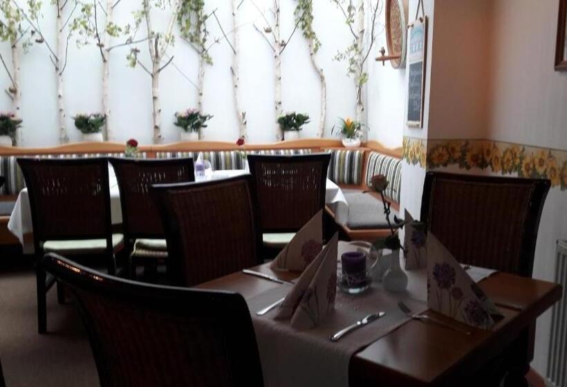 Отель Traumparadies