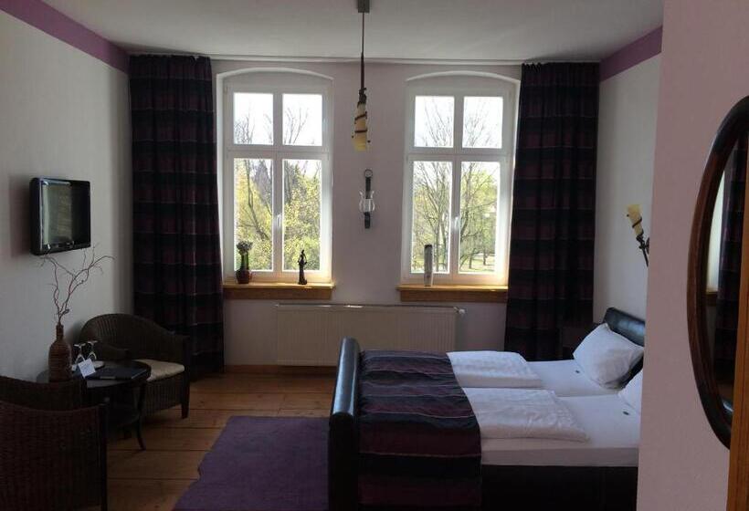 Отель Traumparadies