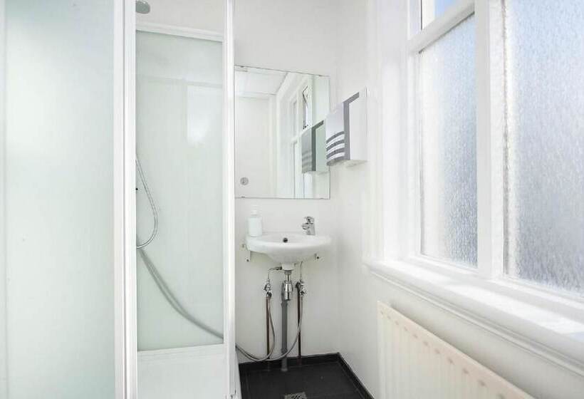 پانسیون Apotek Guesthouse