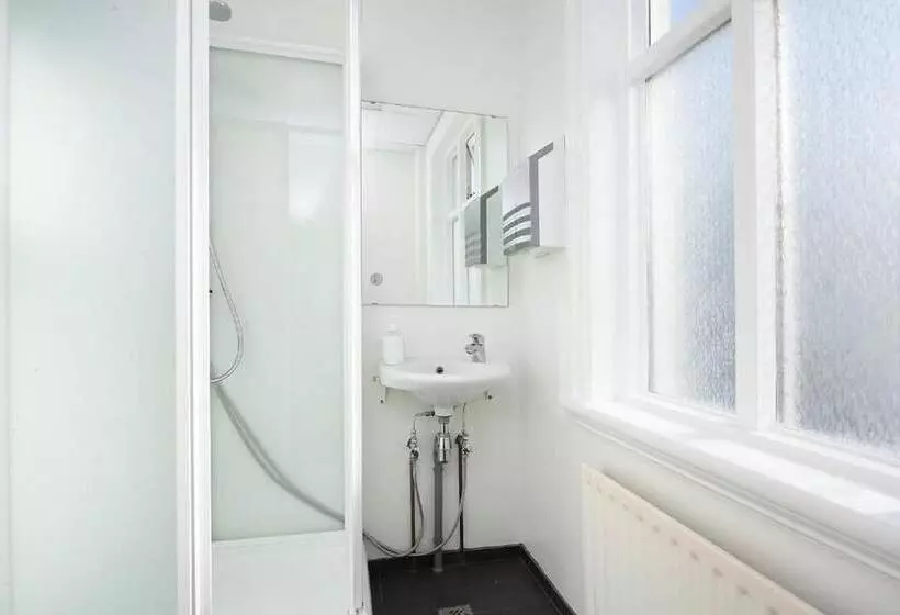 پانسیون Apotek Guesthouse