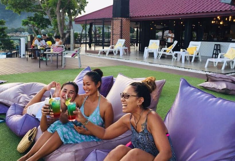 Phi Phi Don Chukit Resort