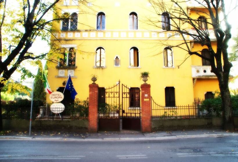 تختخواب و صبحانه Alla Residenza Domus Minervae