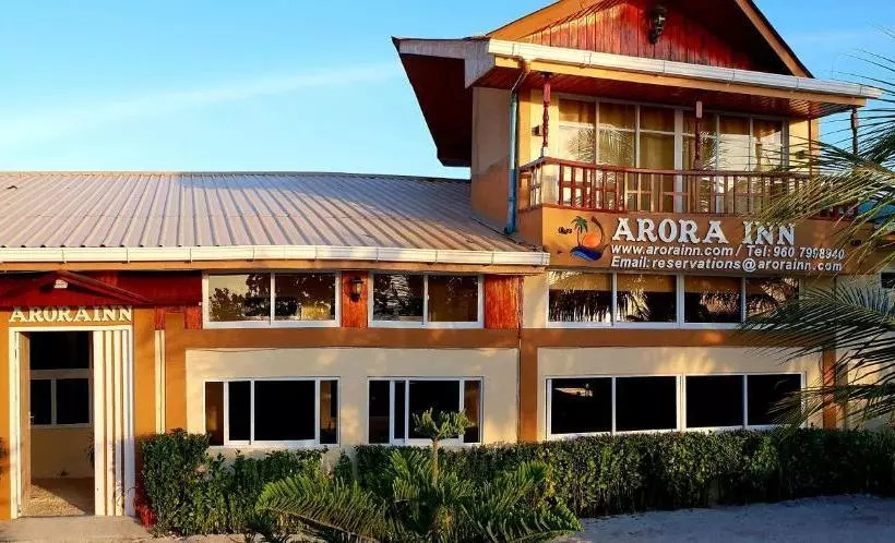 هتل Arora Inn