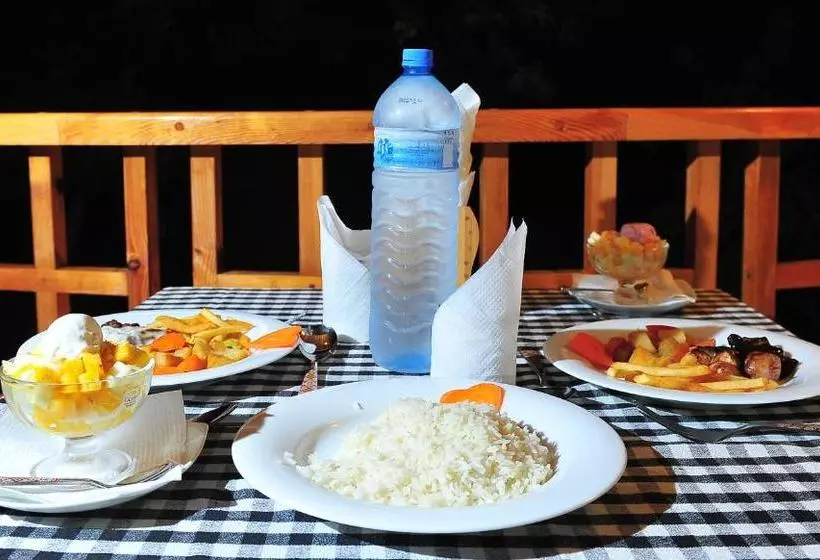 هتل Arora Inn