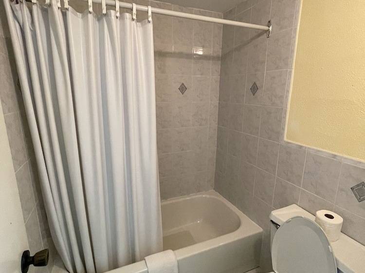 فندق Clearwater Inn