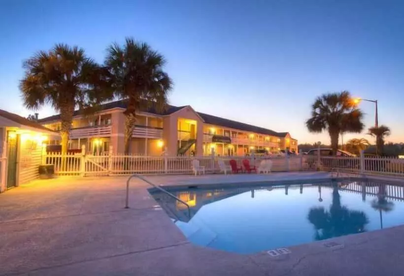 هتل Cumberland Kings Bay Lodge