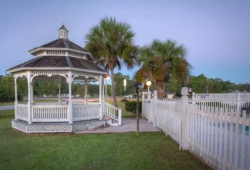 هتل Cumberland Kings Bay Lodge
