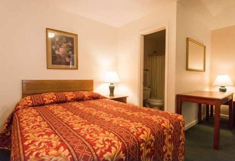 Отель Cumberland Kings Bay Lodge