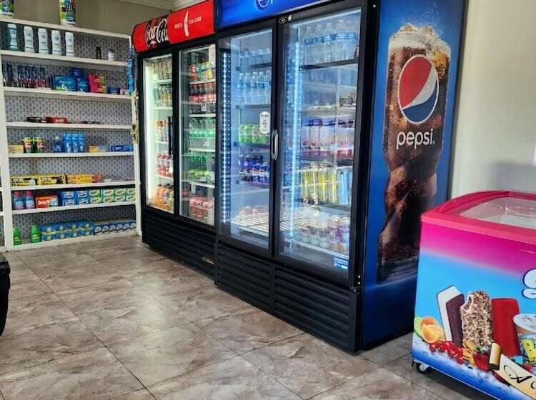 Отель Cumberland Kings Bay Lodge