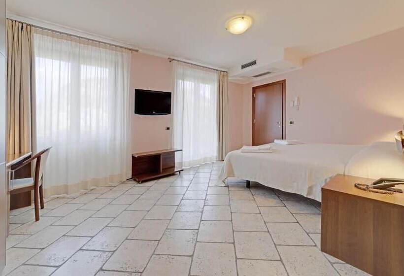 בית מלון כפרי Grotto Bagat