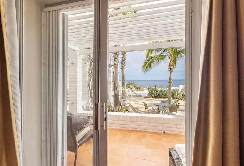 ホテル Mariamar Suites