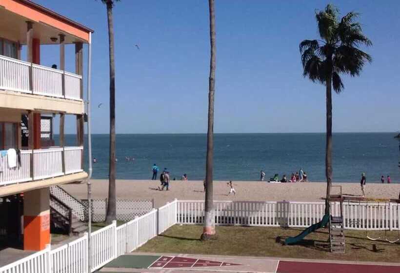 בית מלון כפרי Sea Shell Inn On The Beach