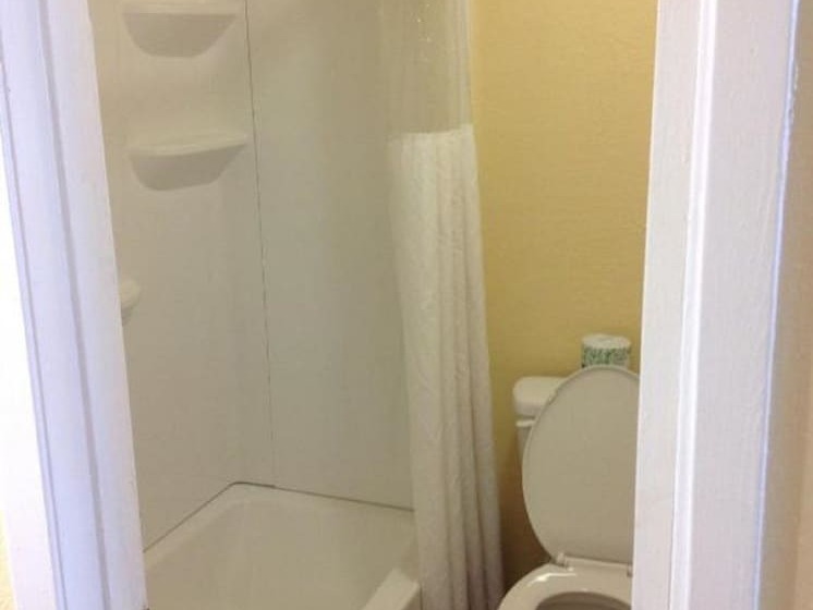 בית מלון כפרי Sea Shell Inn On The Beach