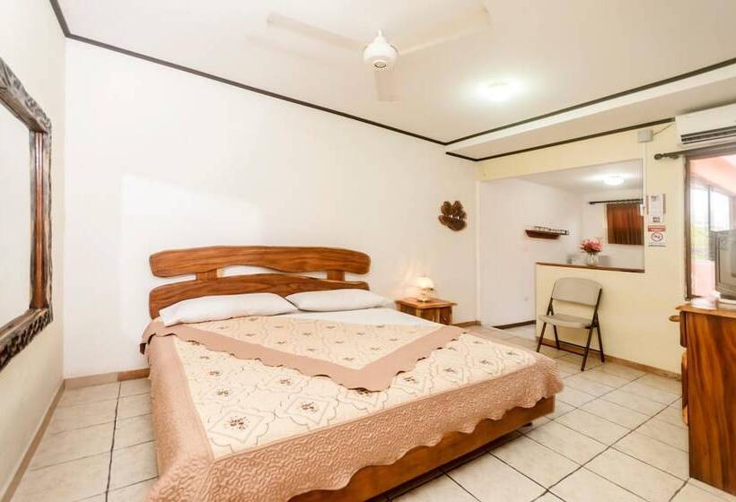 ユースホステル Cadillac Rock Beach