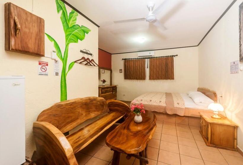 ユースホステル Cadillac Rock Beach