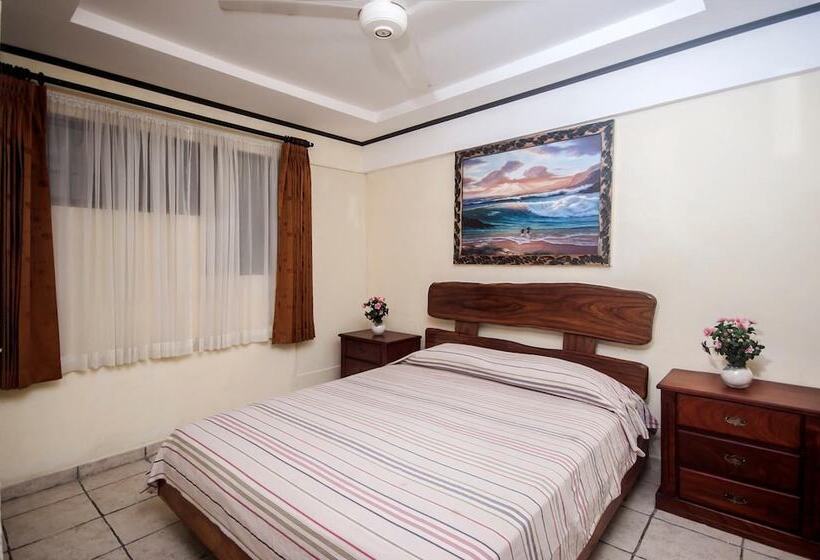 ユースホステル Cadillac Rock Beach