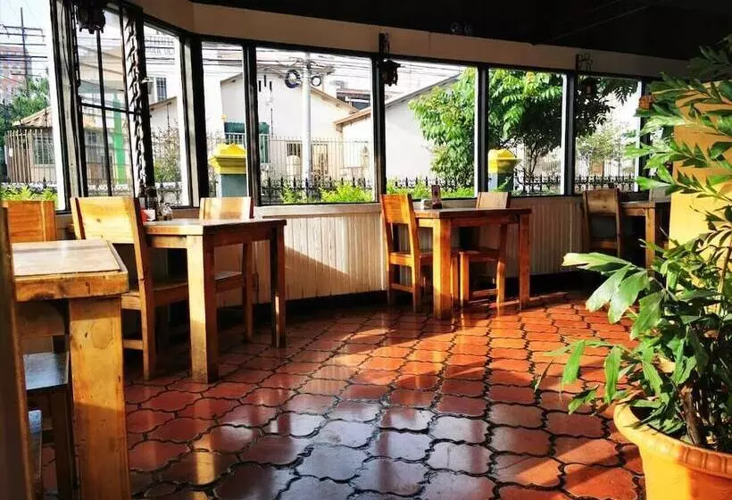 ユースホステル Casa Aldea Hotel Bed & Breakfast