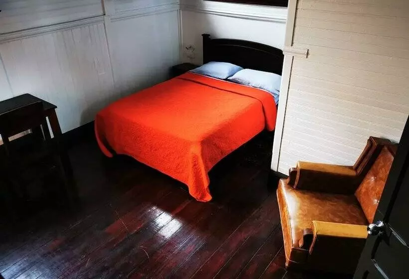 ユースホステル Casa Aldea Hotel Bed & Breakfast